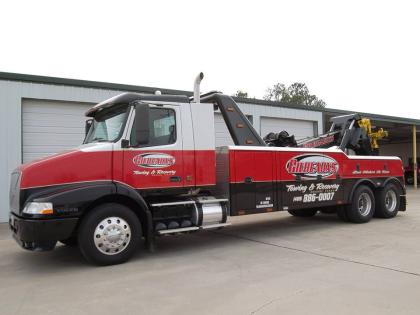 We can handle any problem from the passenger car to a major semi tractor trailer accident. We have the equipment, personnel, and the experience to do the job. 