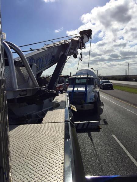 We pride ourselves on handling even the most challenging of recoveries. Our tow specialists are trained problem solvers, making no incident too difficult. 